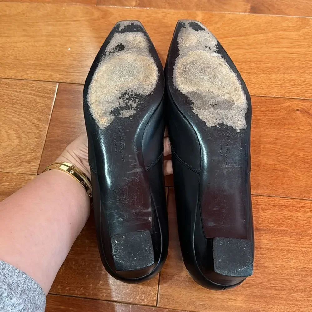 Salvatore Ferragamo Pumps Womens Black Leather Gancini Pointed Toe Low‎ Heel 9.5